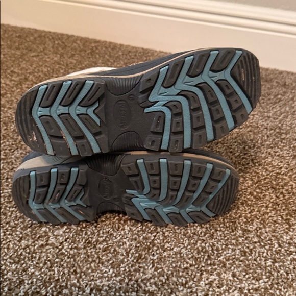 Ranger Tan and Black Winter Boots - Picture 4 of 4